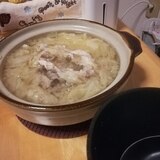 千切りキャベツと豚肉の塩麹鍋